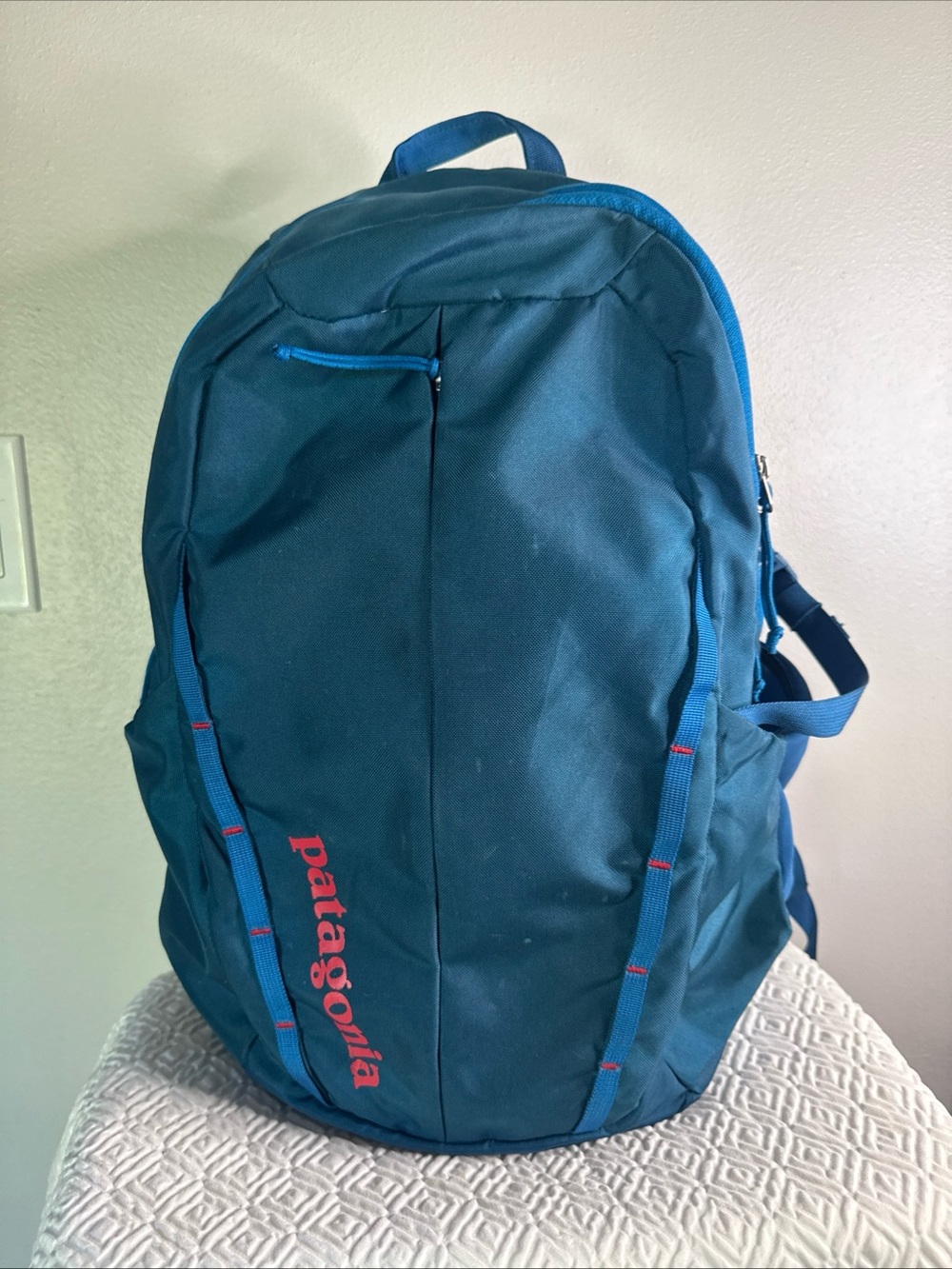 Patagonia Refugio Pack Backpack 28L Blue Utility Laptop Hiking